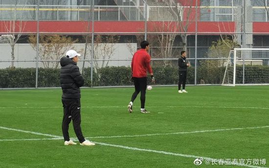 谈到12月剩下的比赛，詹姆斯说：“现在我们要充分休息，保持健康，努力打好12月剩下的比赛。